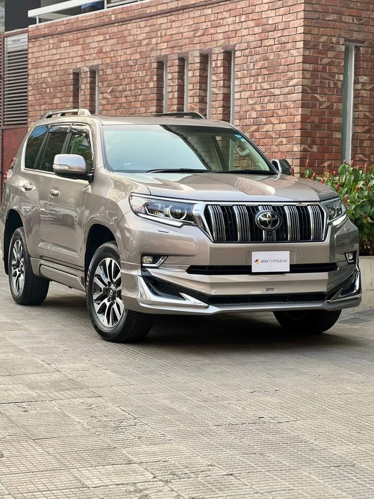 1. Toyota Land Cruiser Prado – Luxury and Power Combined